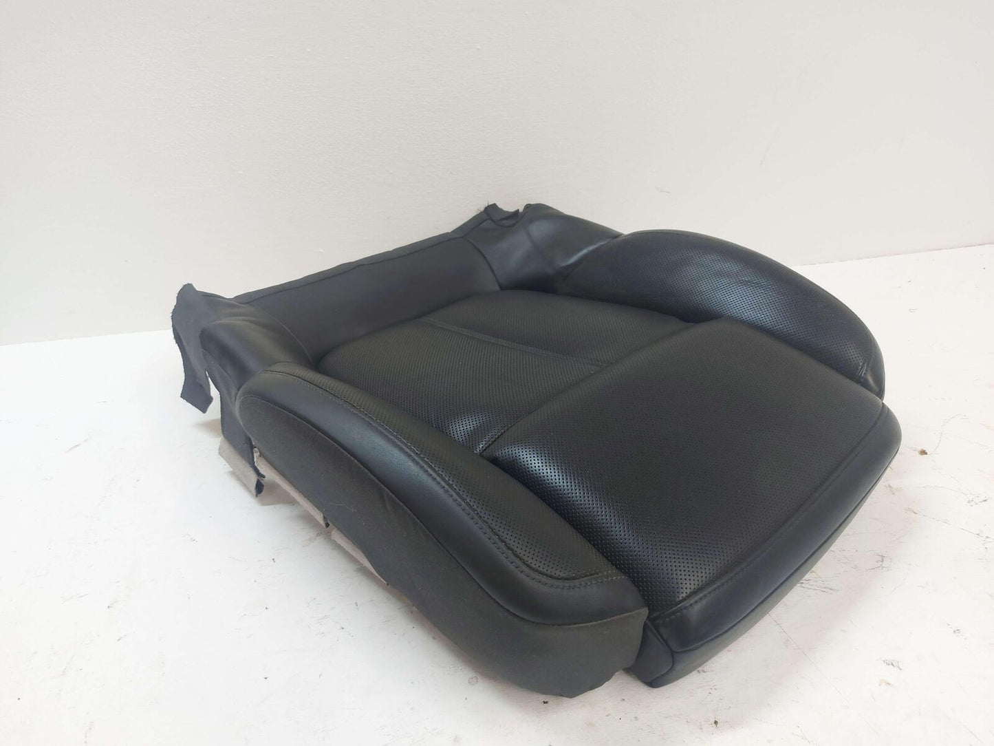 15-18 PORSCHE MACAN S 95B FRONT LEFT SEAT CUSHION COVER HEATED VENTILATION