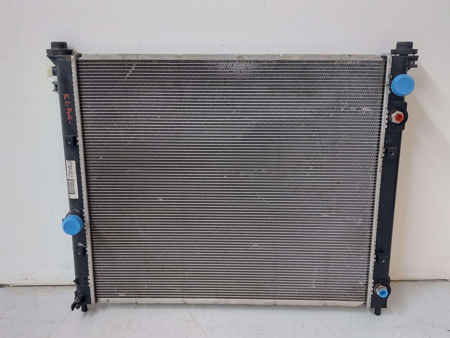 07-10 Cadillac STS 4.6L Radiator 25891016 Base *Fins Bent*