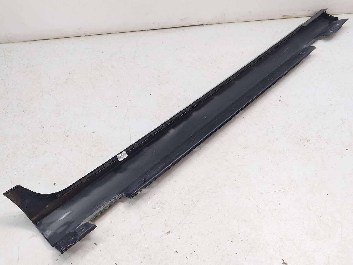 12-18 MERCEDES CLS63S AMG W218 LEFT ROCKER PANEL SIDE SKIRT MOULDING BLACK