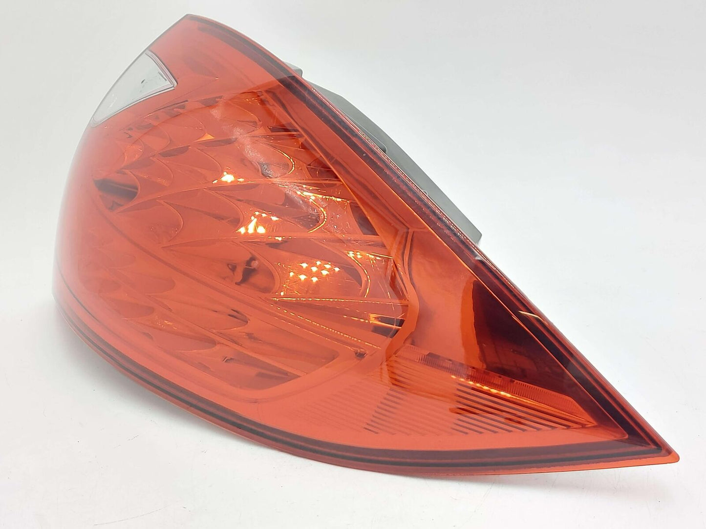 11-14 PORSCHE CAYENNE 92A TURBO RIGHT OUTER TAIL LIGHT LAMP 7P5945096AA