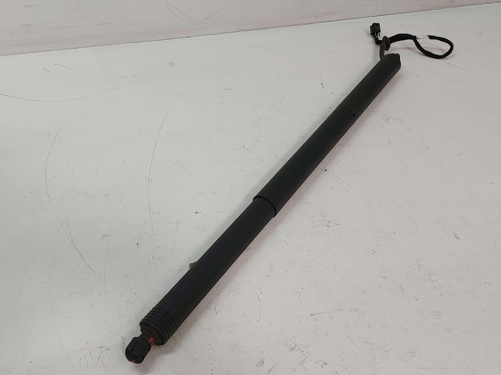 15-18 PORSCHE CAYENNE 958 S E-HYBRID RIGHT TAILGATE TRUNK HATCH POWER LIFT STRUT