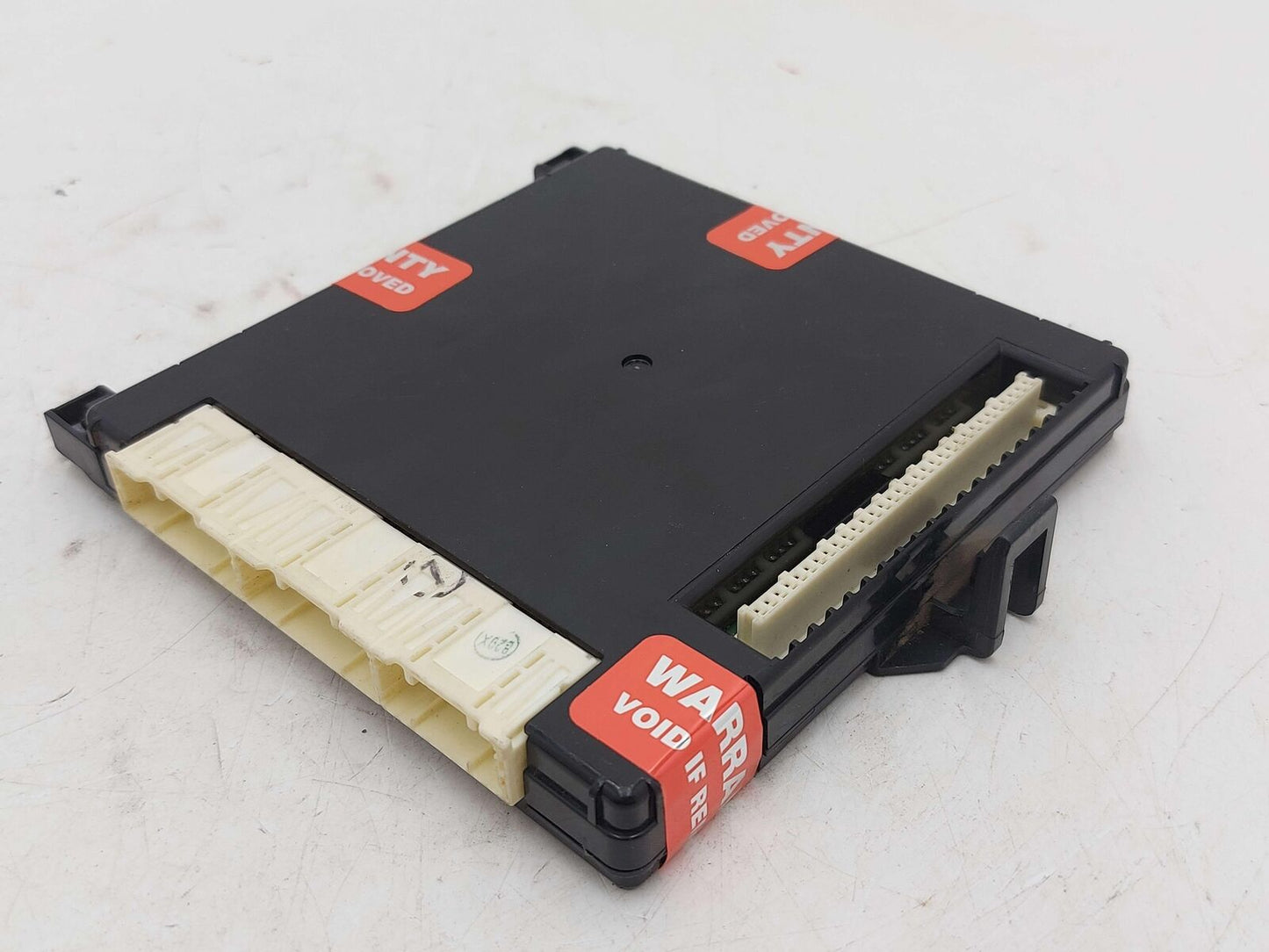 11 12 13 TOYOTA SIENNA 89221-08070 multiplex relay module