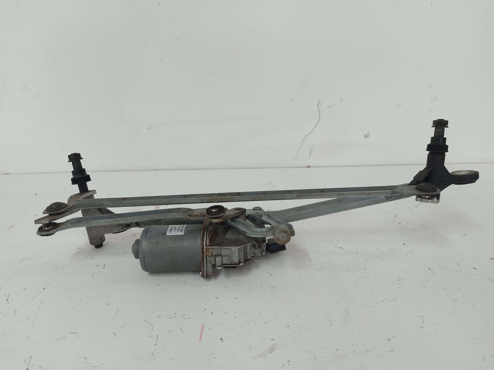 12-15 BMW X1 E84 WINDSHIELD WIPER TRANSMISSION LINKAGE W/ MOTOR 2992465 2990025