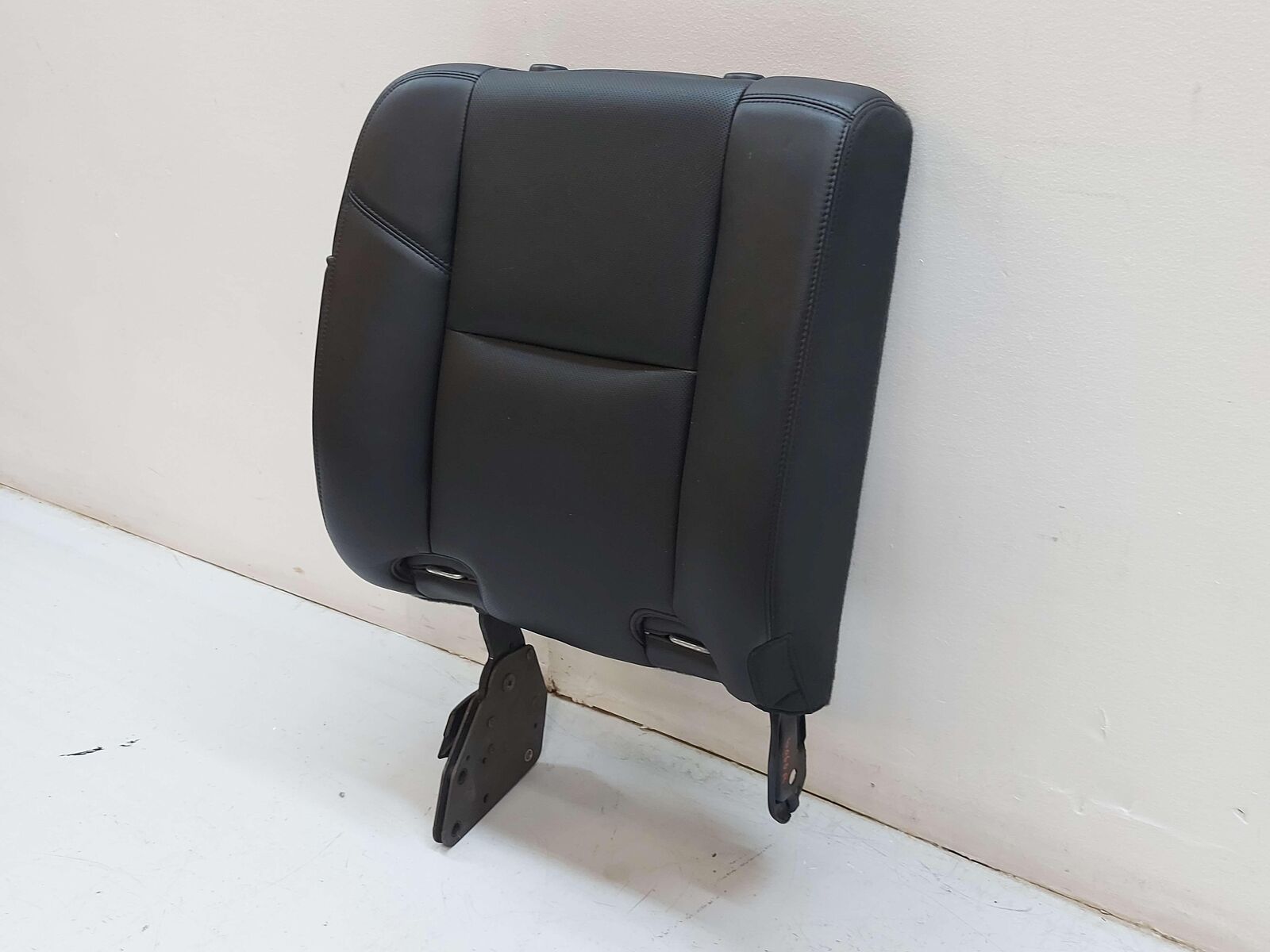 2013 Escalade EXT Rear RH Right Seat Back Black Vinyl *Scuff*