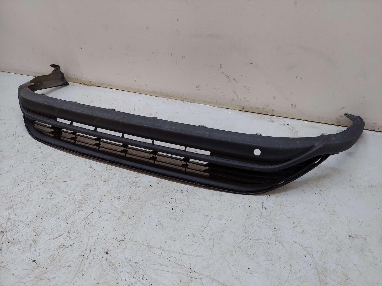 20-23 TOYOTA HIGHLANDER FRONT BUMPER LOWER SECTION BLACK TEXTURED