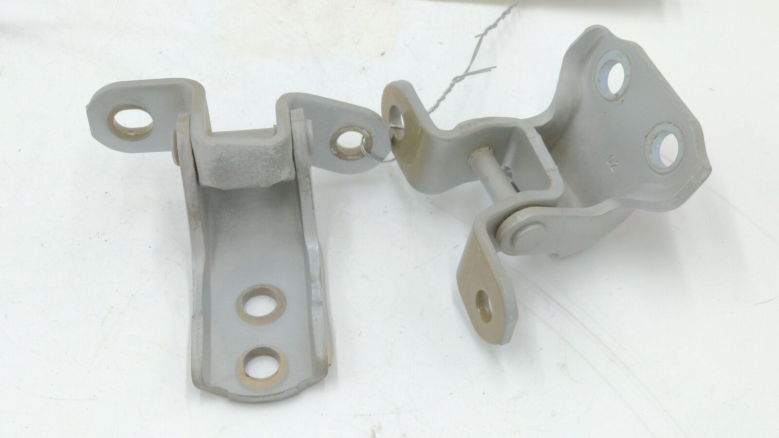 2011 TOYOTA RAV-4 FRONT RH Right Upper And Lower Door Hinge Silver 37K KM's