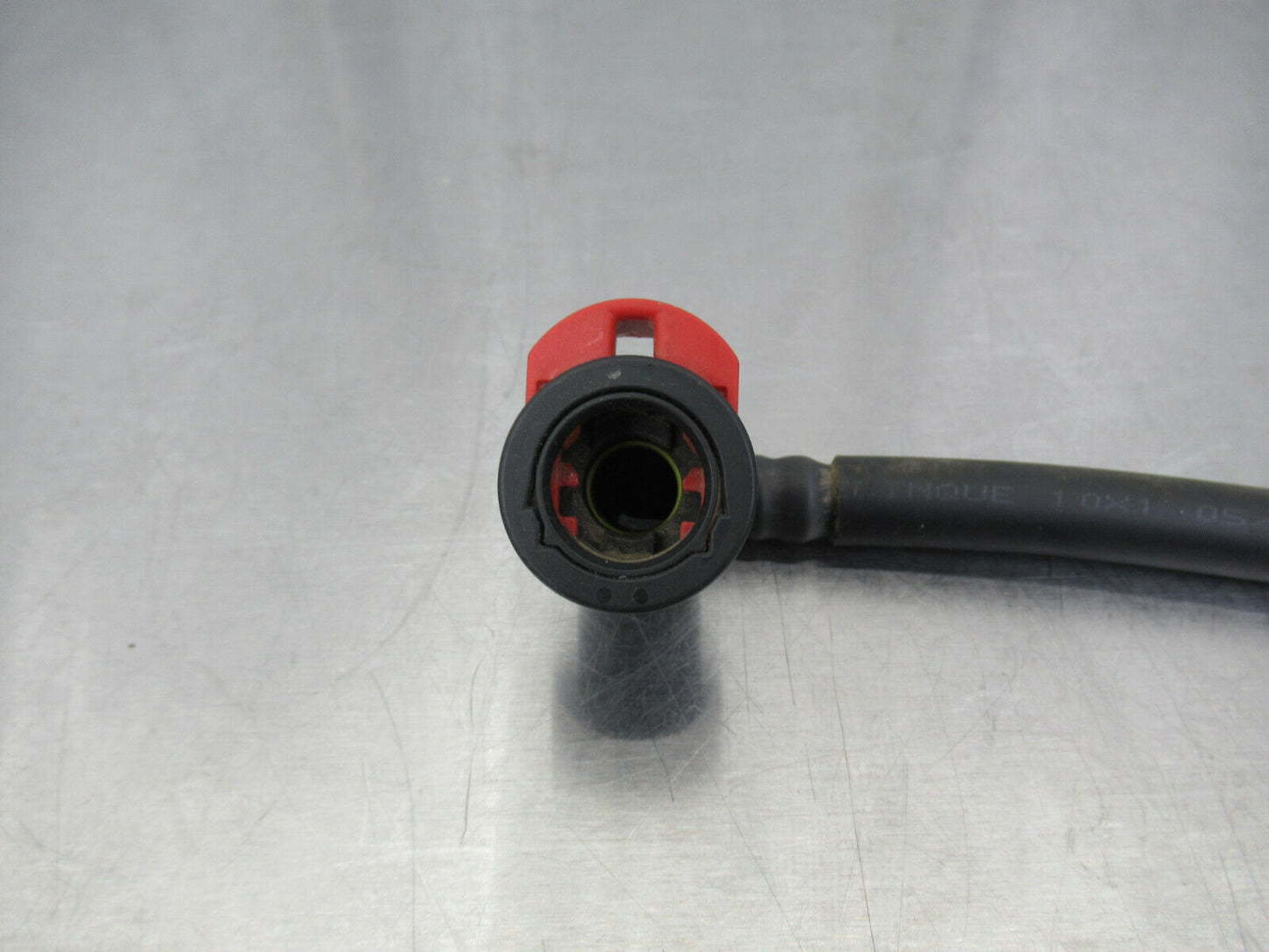 T020 2016 16 MCLAREN 570S FUEL LINE HOSE #7 13K0026CP