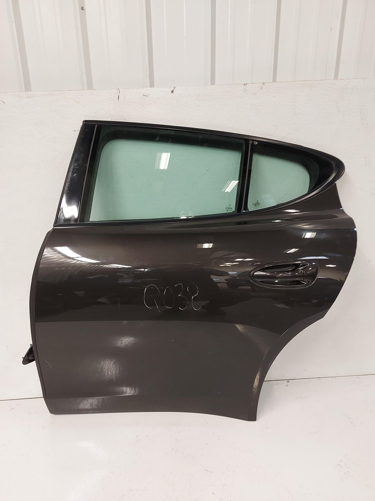 10-16 PORSCHE PANAMERA 970 4 REAR LEFT DOOR BLACK 970536201 97053201101