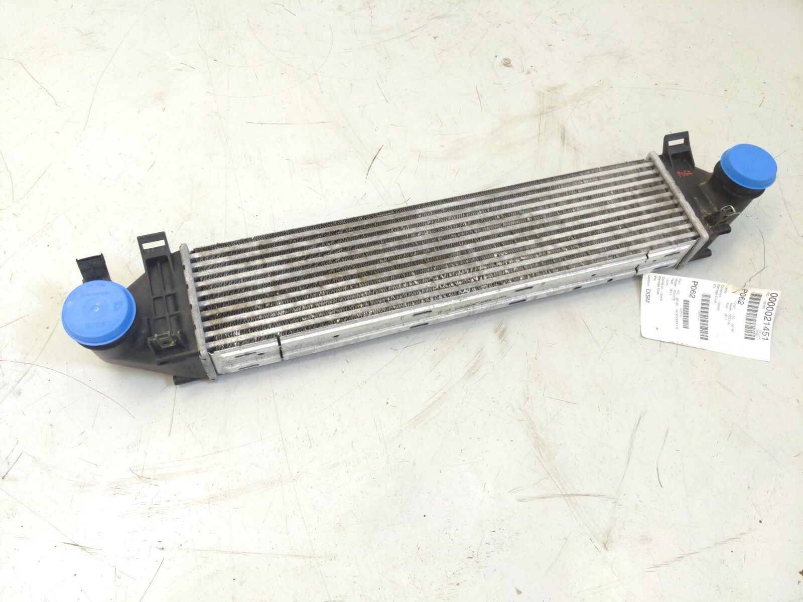 08-15 VOLVO XC70 Intercooler 31280013 135K KM's