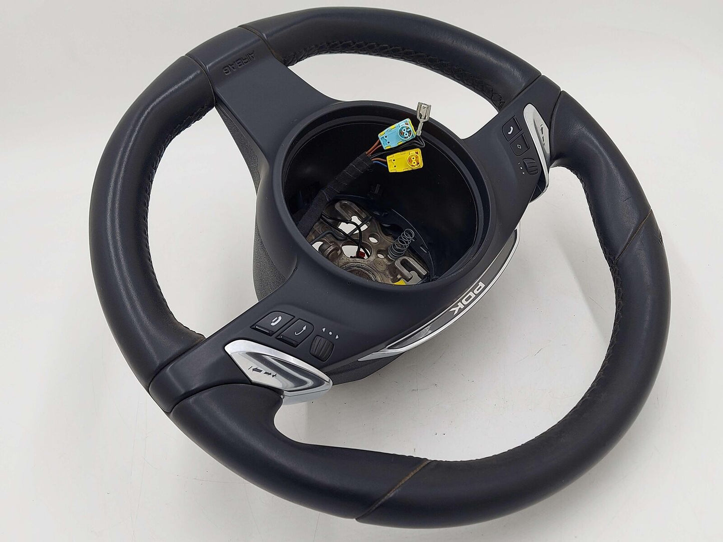 10-16 PORSCHE PANAMERA Steering Wheel Black Radio Control