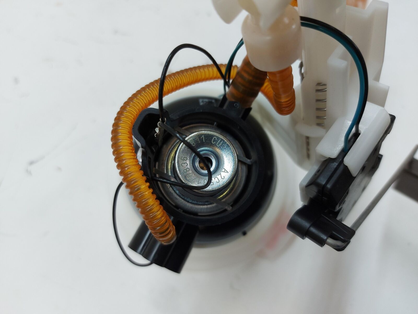 10-12 Mercedes GLK350 Fuel Pump A2044701494