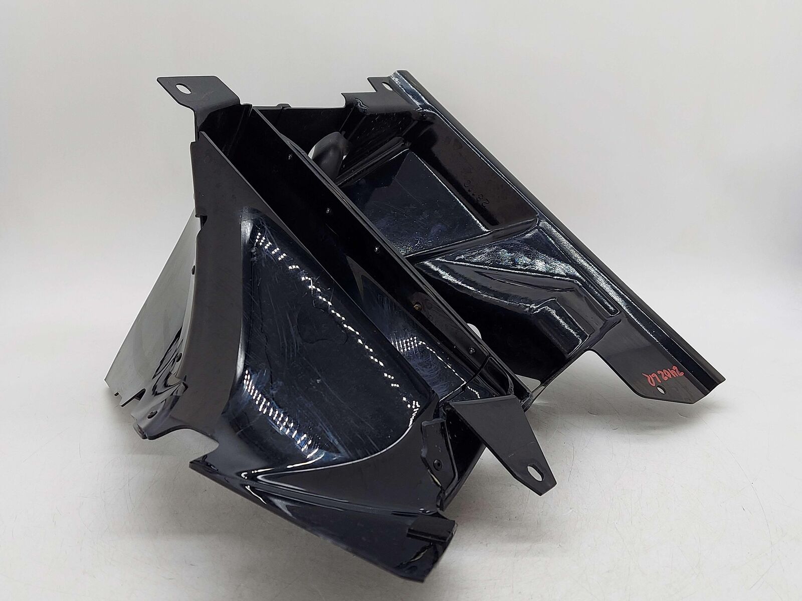 2018 LAMBORGHINI AVENTADOR S LP740-4 REAR LEFT AIR VENT INTAKE DUCT *CRACKED*