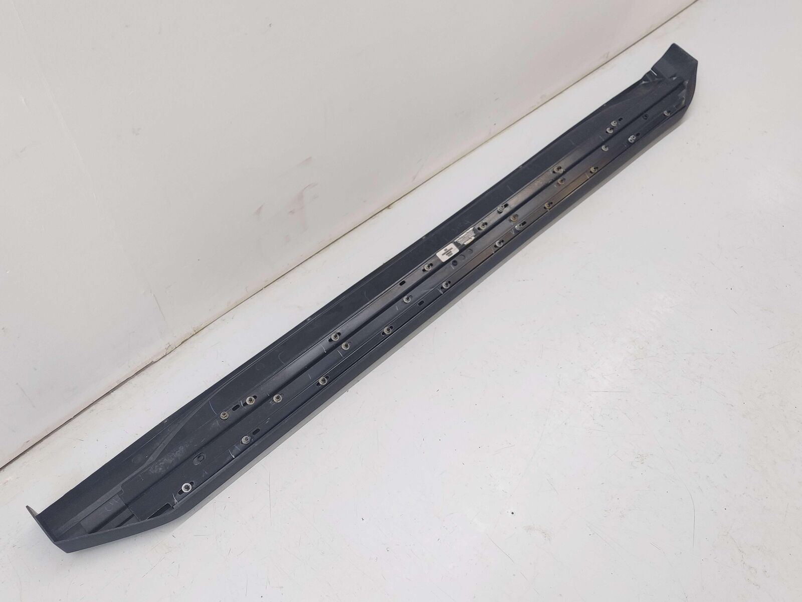 14-19 TOYOTA HIGHLANDER LEFT RUNNING BOARD PREDAWN GRAY 1H1 T0363-100