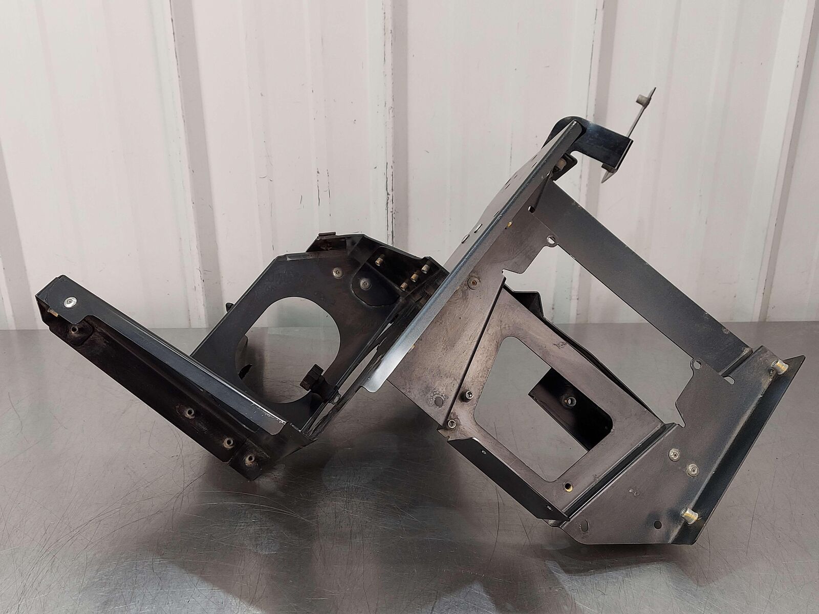 2017 MCLAREN 570S REAR RIGHT QUARTER FRAME MOUNT BRACKET 13A3911CP *NOTE