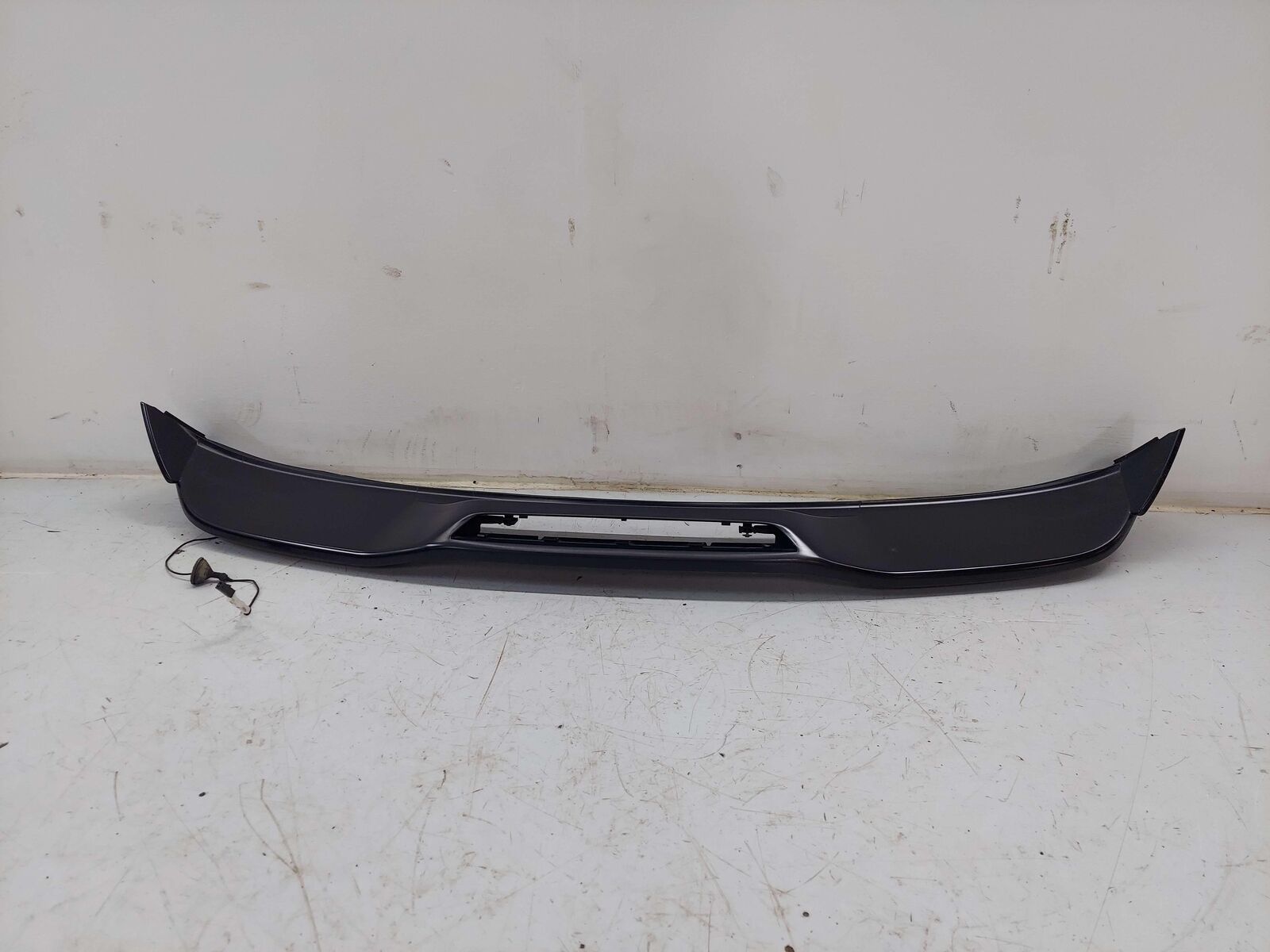 11-14 PORSCHE CAYENNE CAYENNE TURBO 958 92A REAR SPOILER BLACK *SCRATCHES*