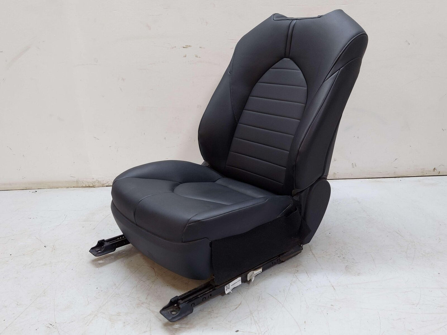 20-22 Toyota Highlander Front RH Right Seat Black EB20 Softex *Note* 82191-0E370