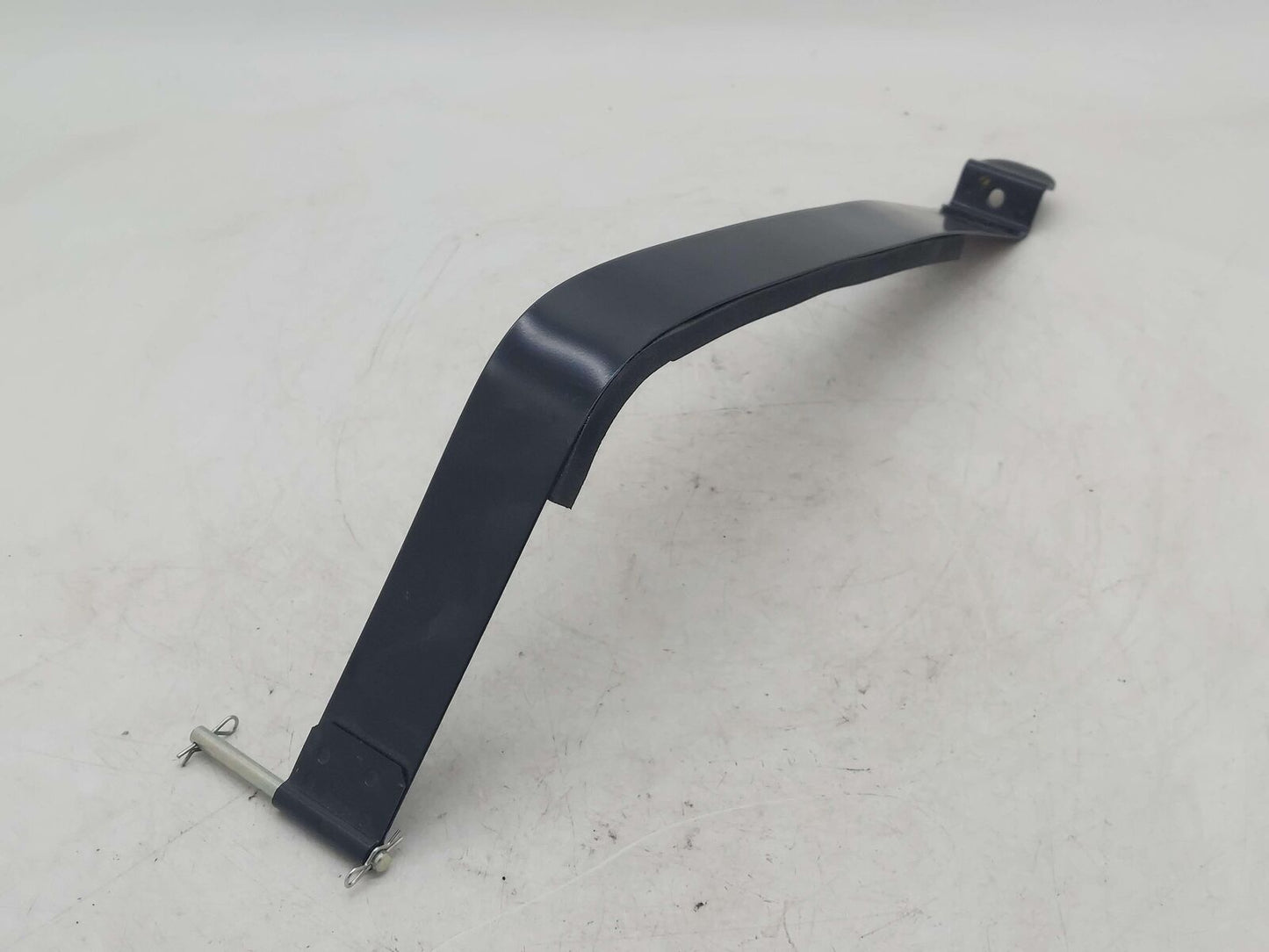 2010 Maserati GranTurismo S M145 Coupe LEFT FUEL TANK STRAP