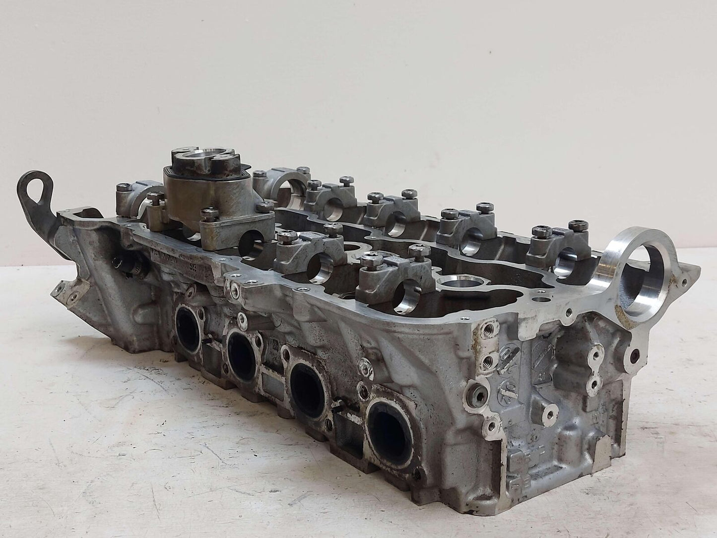 10-14 BMW X6M E71 S63 4.4L TWIN TURBO RIGHT ENGINE CYLINDER HEAD 7586176 S63B44A