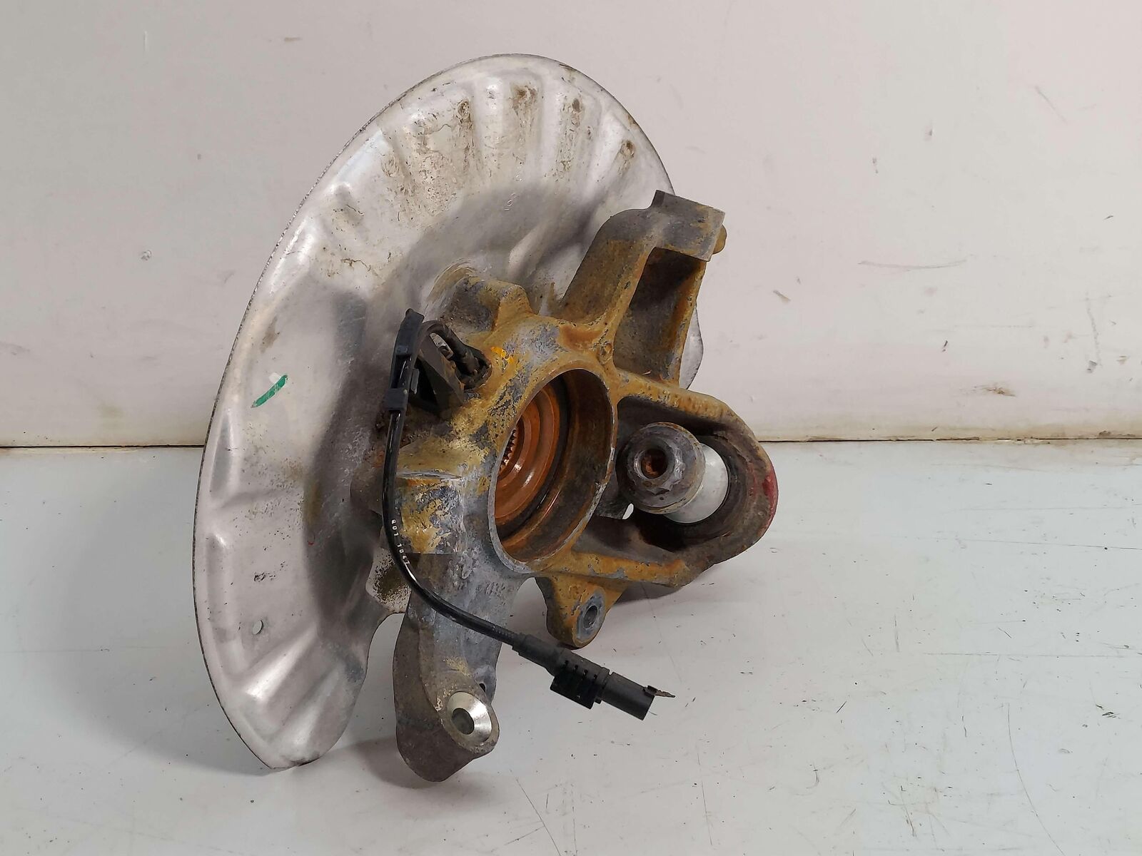 16-19 MERCEDES GLE63S AMG W166 Rear RH RIGHT Spindle Knuckle Hub 1663570900 