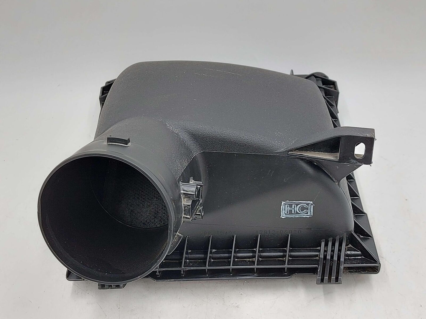 14-21 TOYOTA TUNDRA UPPER HALF AIR INTAKE HYDROCARBON FILTER CLEANER 17812-0S020