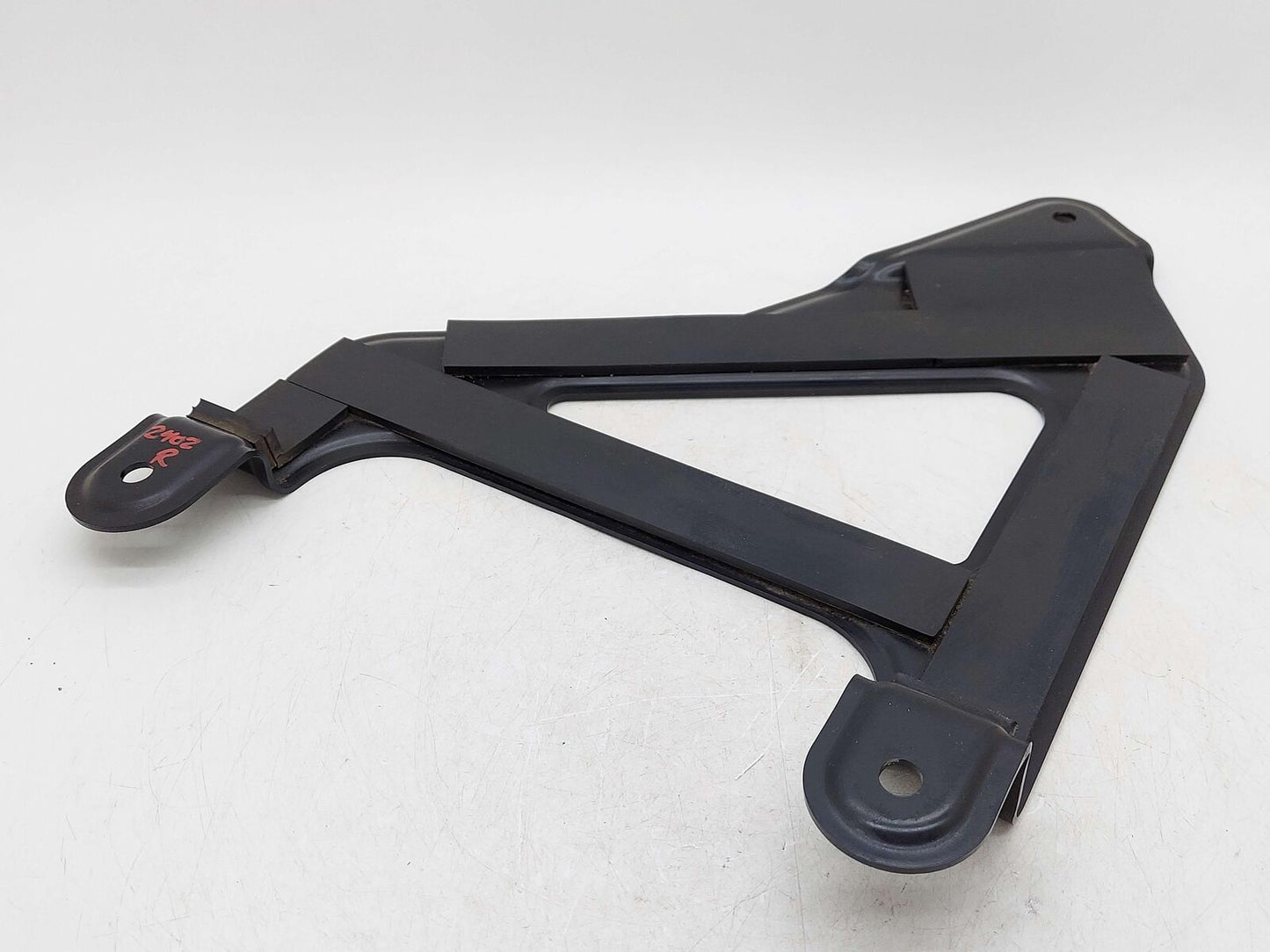 2018 LAMBORGHINI AVENTADOR S LP740-4 RIGHT LOWER FUEL TANK SUPPORT BRACKET