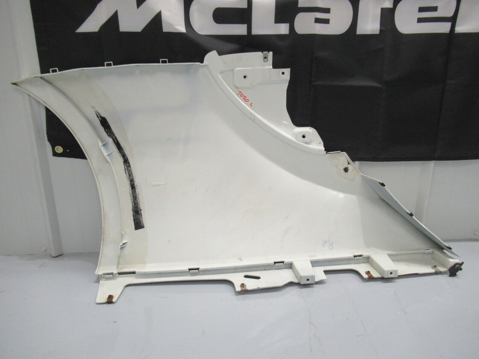 T020 2016 16 MCLAREN 570S LH LEFT LOWER QUARTER PANEL REAR FENDER DAMAGED