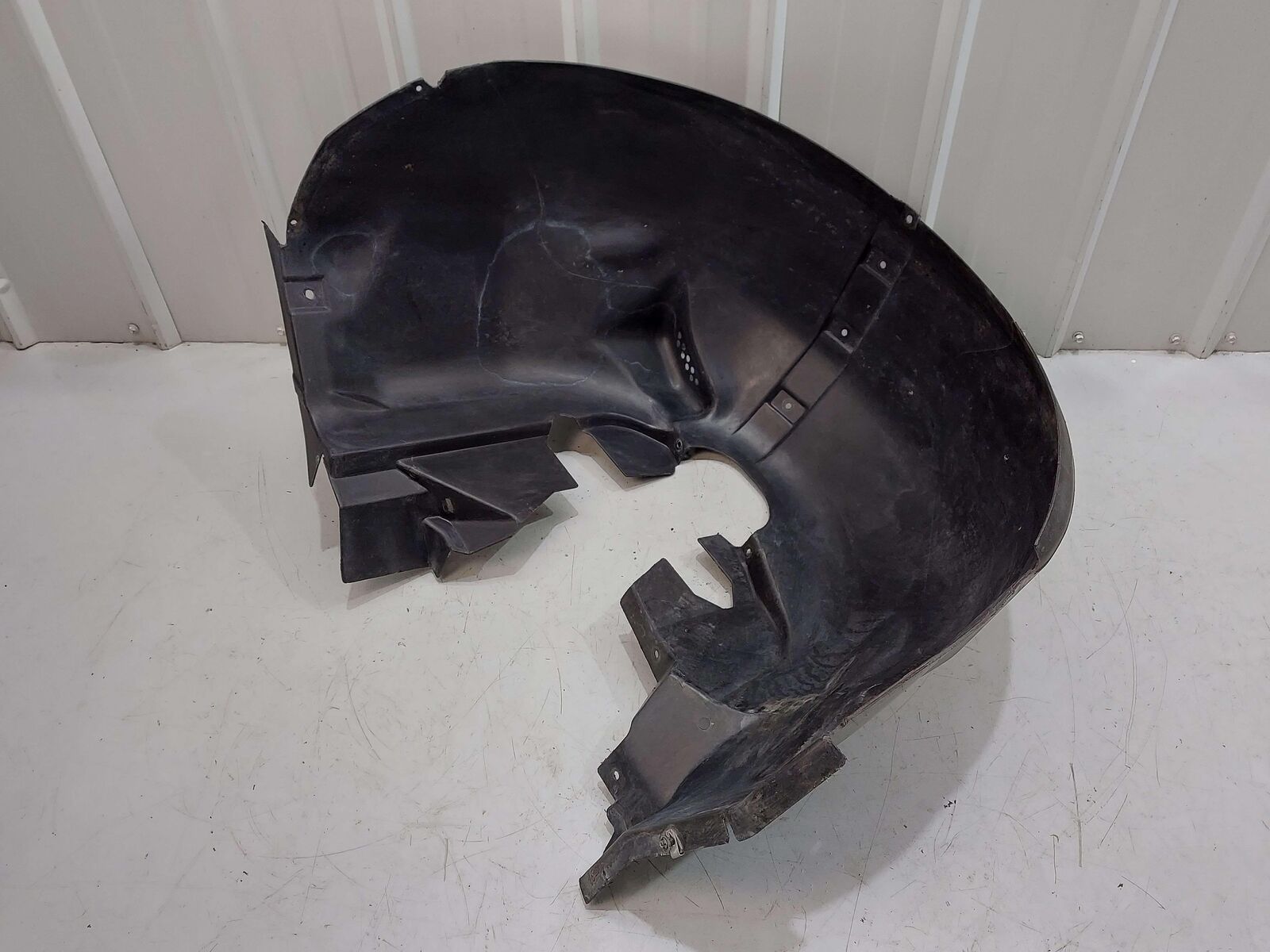 2006 FORD GT GT40 SUPERCAR FRONT RIGHT WHEEL FENDER LINER *BROKEN 4G7V-16A562-AD