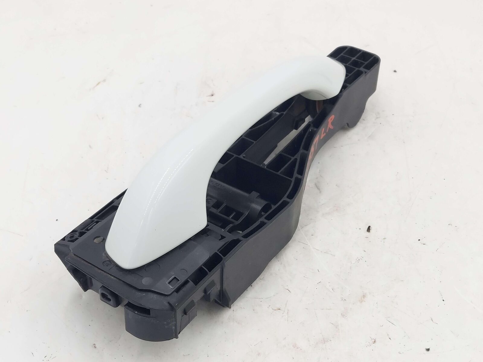 15-19 PORSCHE MACAN S 95B REAR LEFT DOOR HANDLE KEYLESS ENTRY PURE WHITE LC9A