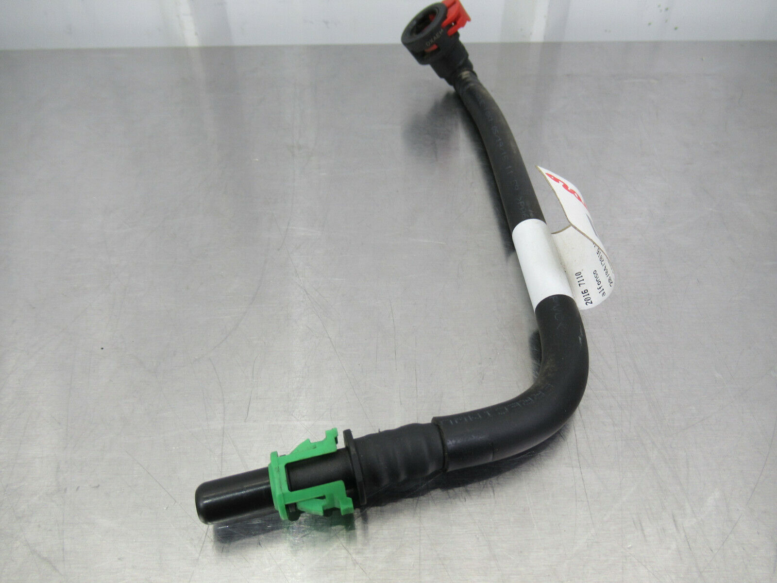 T020 2016 16 MCLAREN 570S FUEL LINE HOSE #7 13K0026CP