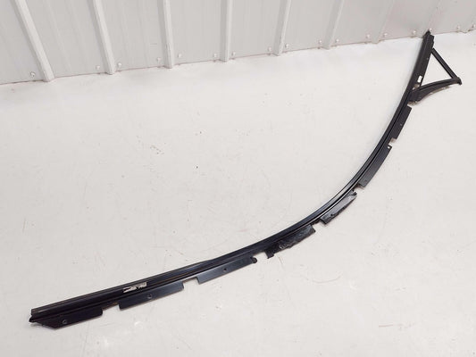 18 Mclaren 570s Right Roof Weather Strip Trim Moulding Mount 13A2776CP 13A1665CP