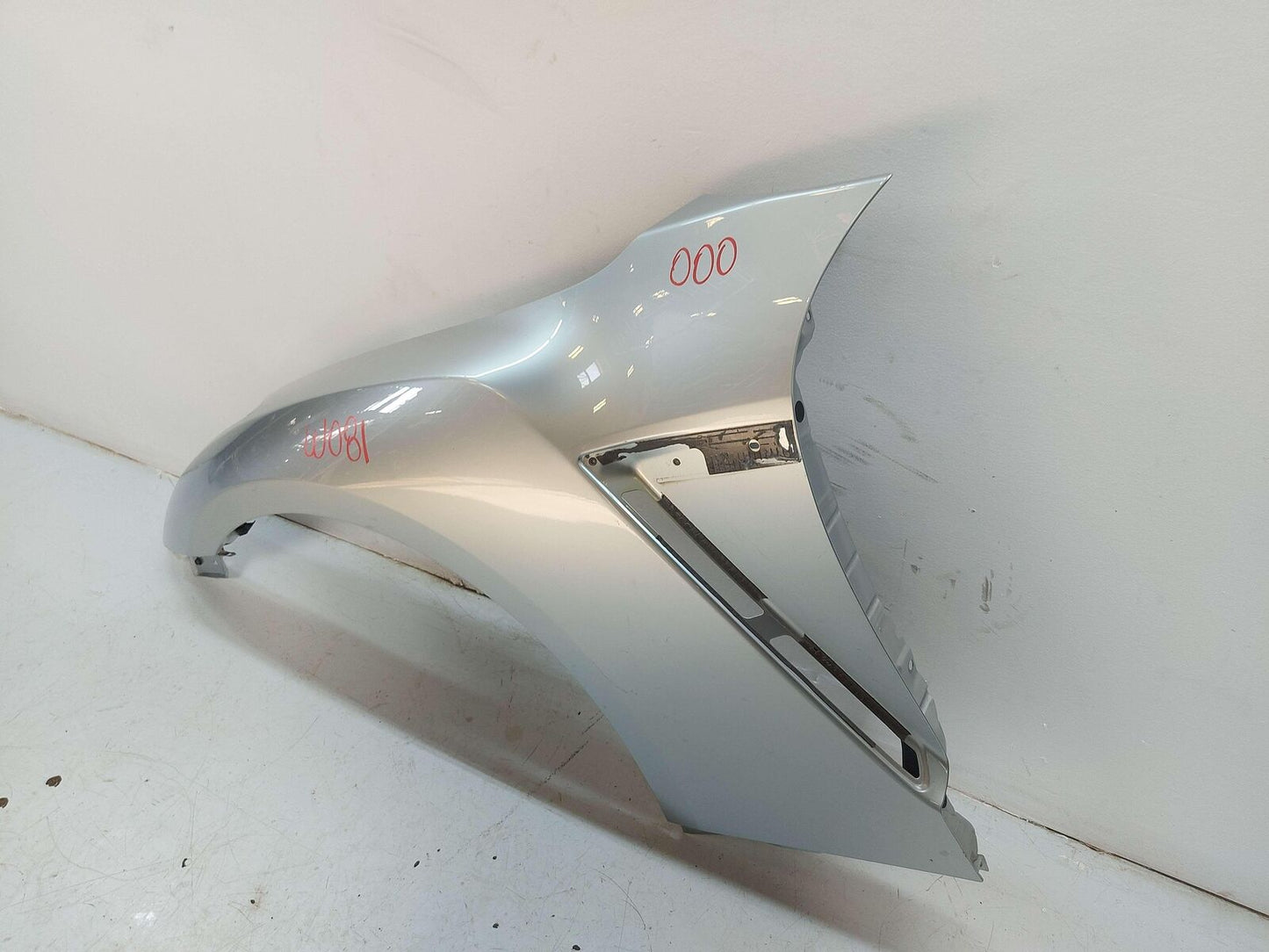 09-13 Nissan GTR GT-R R35 LH Left Fender Super Silver (KAB) *Notes*