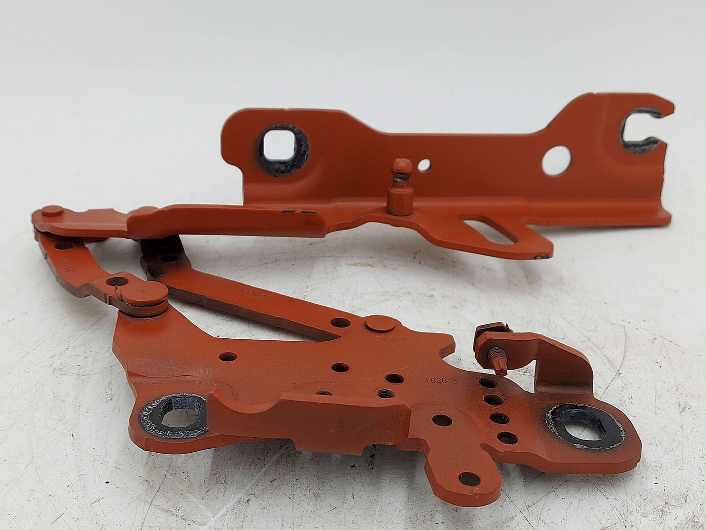 15-20 BMW M4 F82 LEFT HOOD HINGE SAKHIR ORANGE WB50 13989610 7336699 OEM