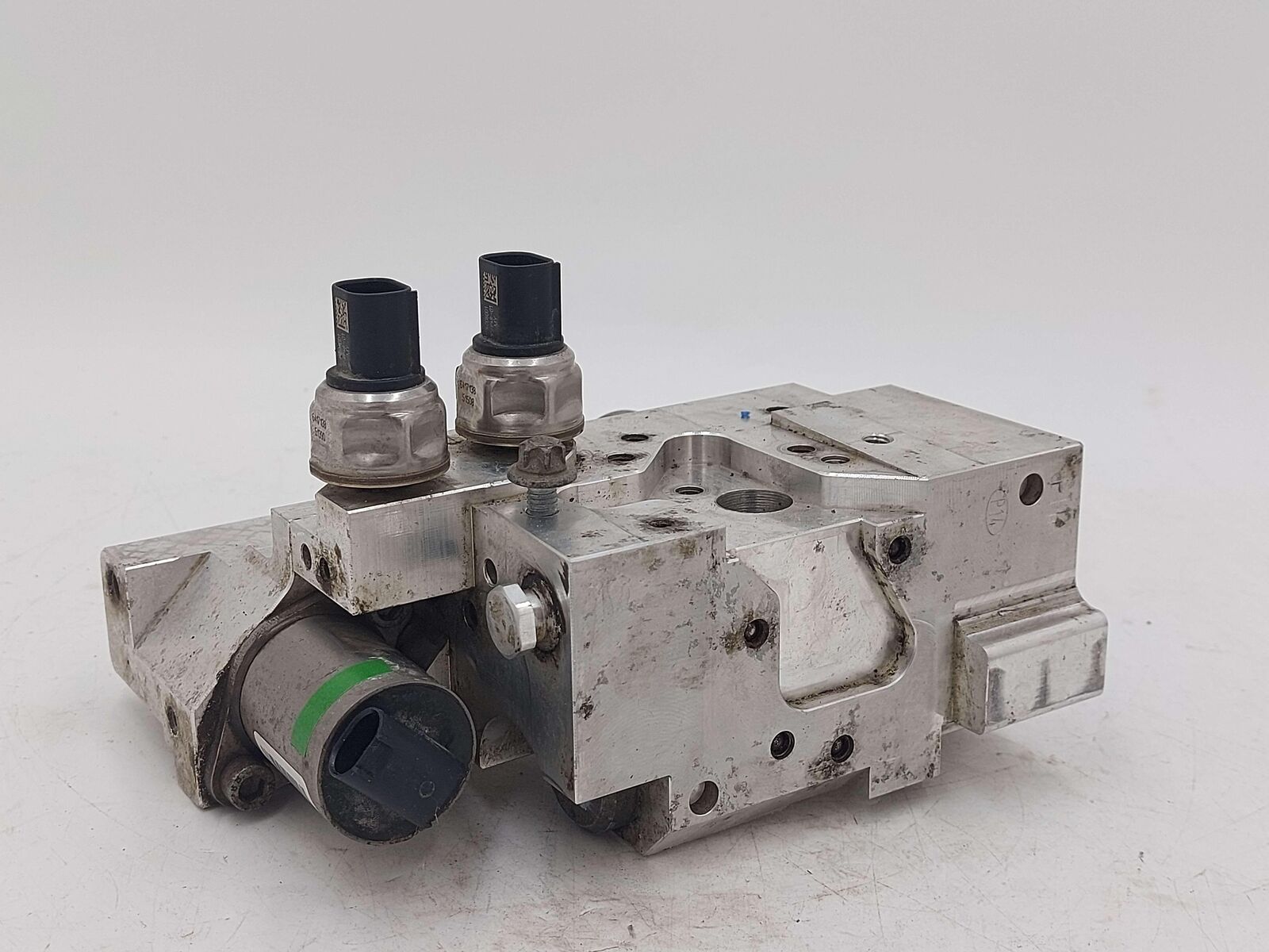 16-19 MERCEDES GLE63S AMG W166 Hydraulic Suspension Valve Block A1663201158