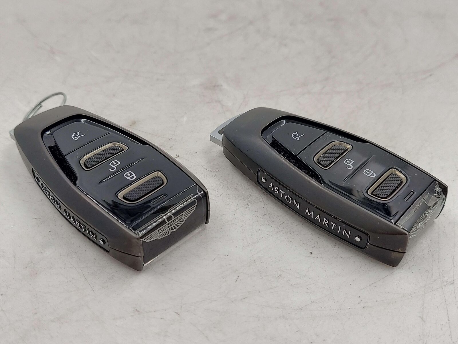 2024 ASTON MARTIN DB12 VOLANTE IGNITION SWITCH KEY FOB PAIR *NOTE