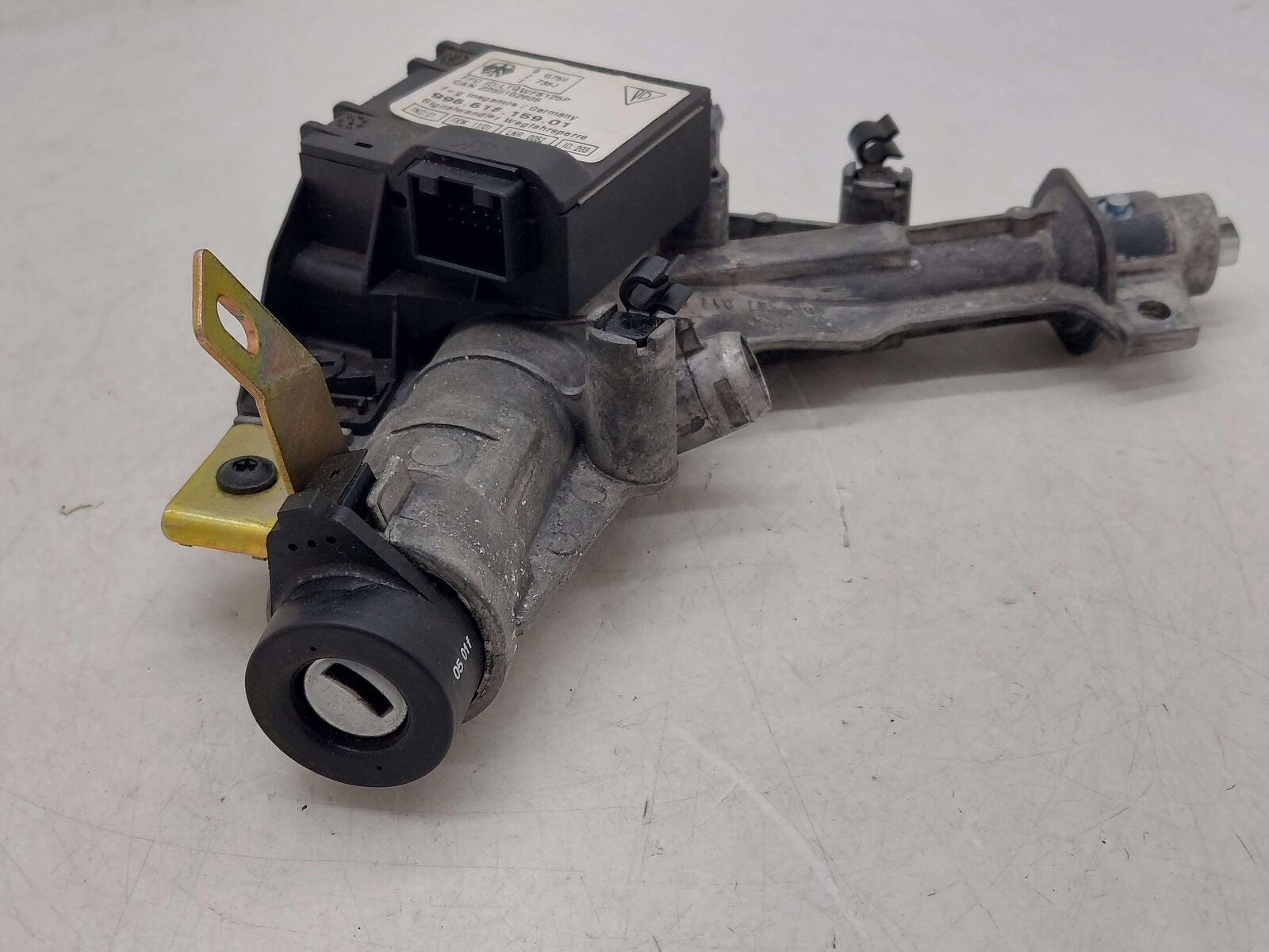 99-03 PORSCHE 911 996 CARRERA IGNITION SWITCH W/ KEY *NOTE