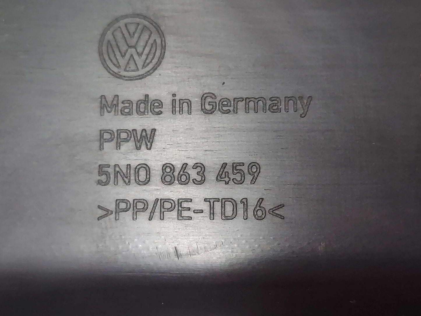 2009 VW TIGUAN REAR BUMPER TRUNK TRIM COVER BLACK 5N0863459 *GOUGES SCRATCHES*