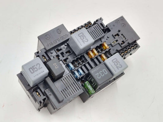 15-17 MERCEDES C63S AMG W205 SEDAN POWER DISTRIBUTION FUSE RELAY BOX A2229063202