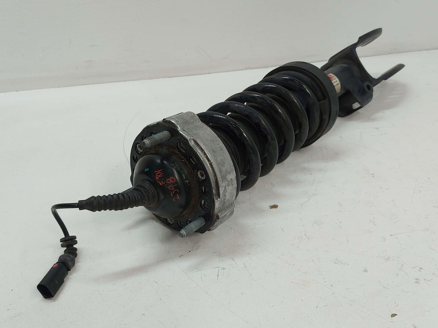 11-18 PORSCHE CAYENNE 958 S E-HYBRID FRONT RIGHT STRUT 7P5413032AB