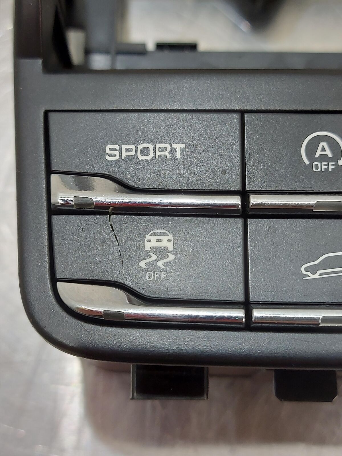 2011 PORSCHE Cayenne 958 Sport Traction Switch 7p5927127cg *button Cracked*