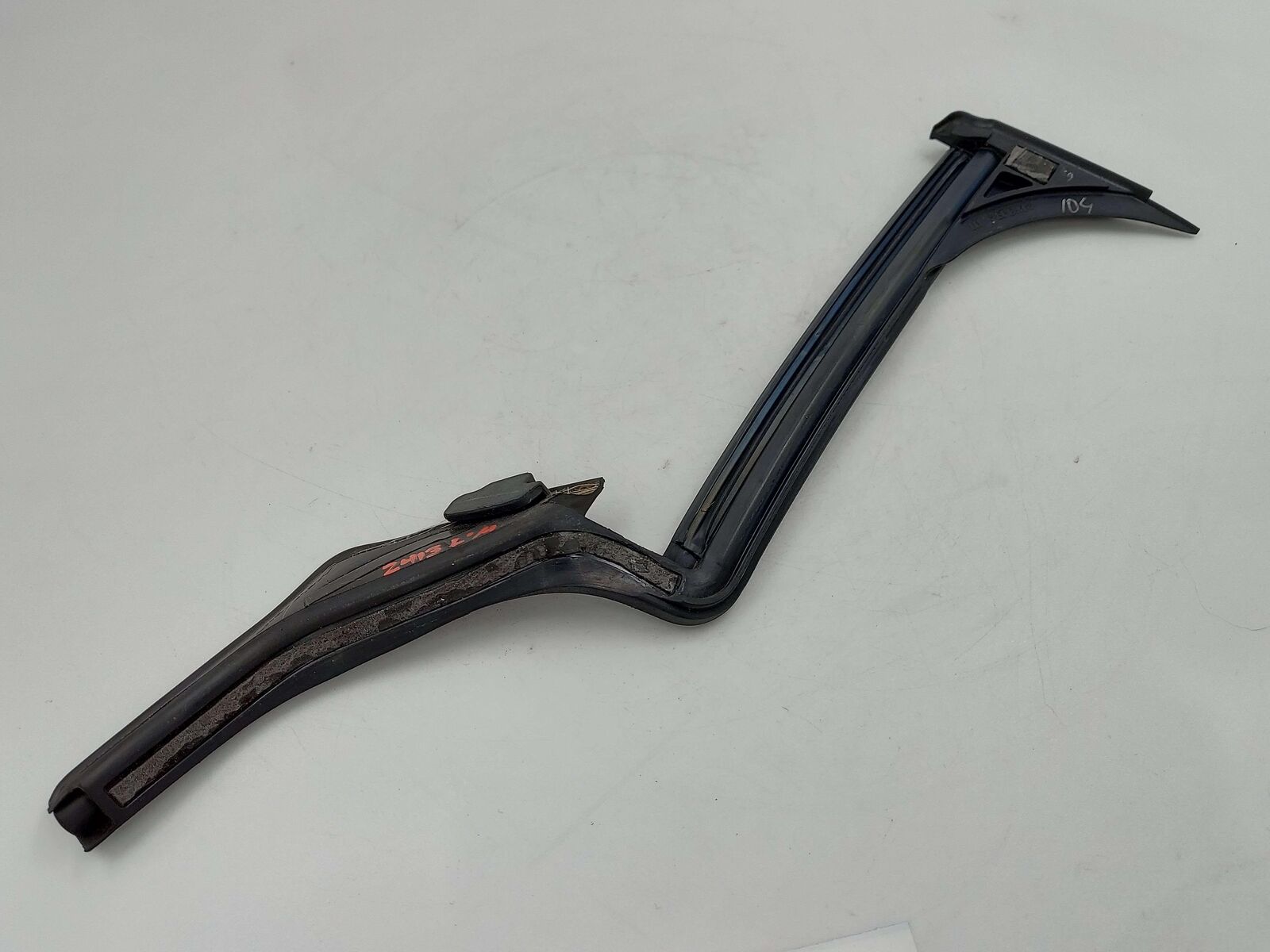 2016 MCLAREN 540C LEFT WEATHER STRIPPING QUARTER WINDOW WEATHERSTRIP 13A6347CP