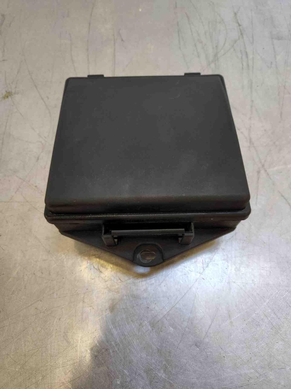 16-19 Jaguar XJ Engine Fuse Box GW93-14A073-AB 4K KMS