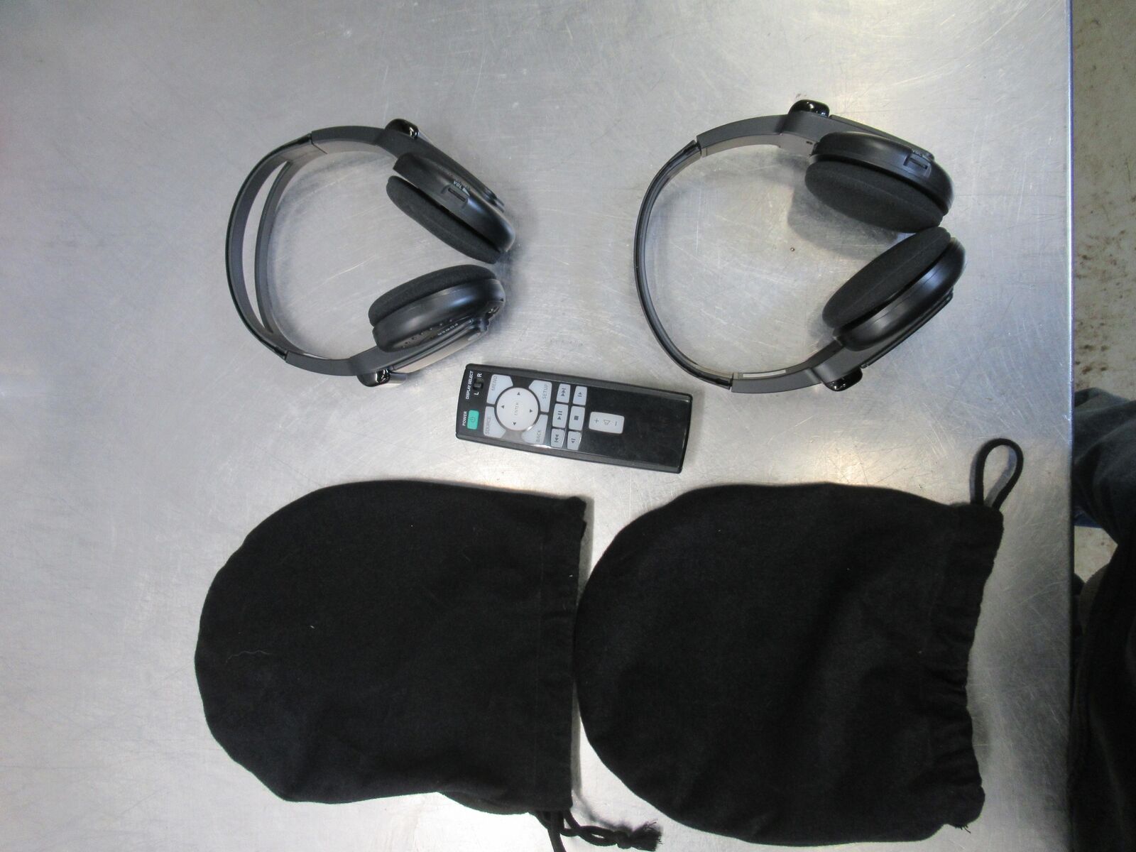 14-16 INFINITI QX60 Headphones x2 10R037883 With Remote