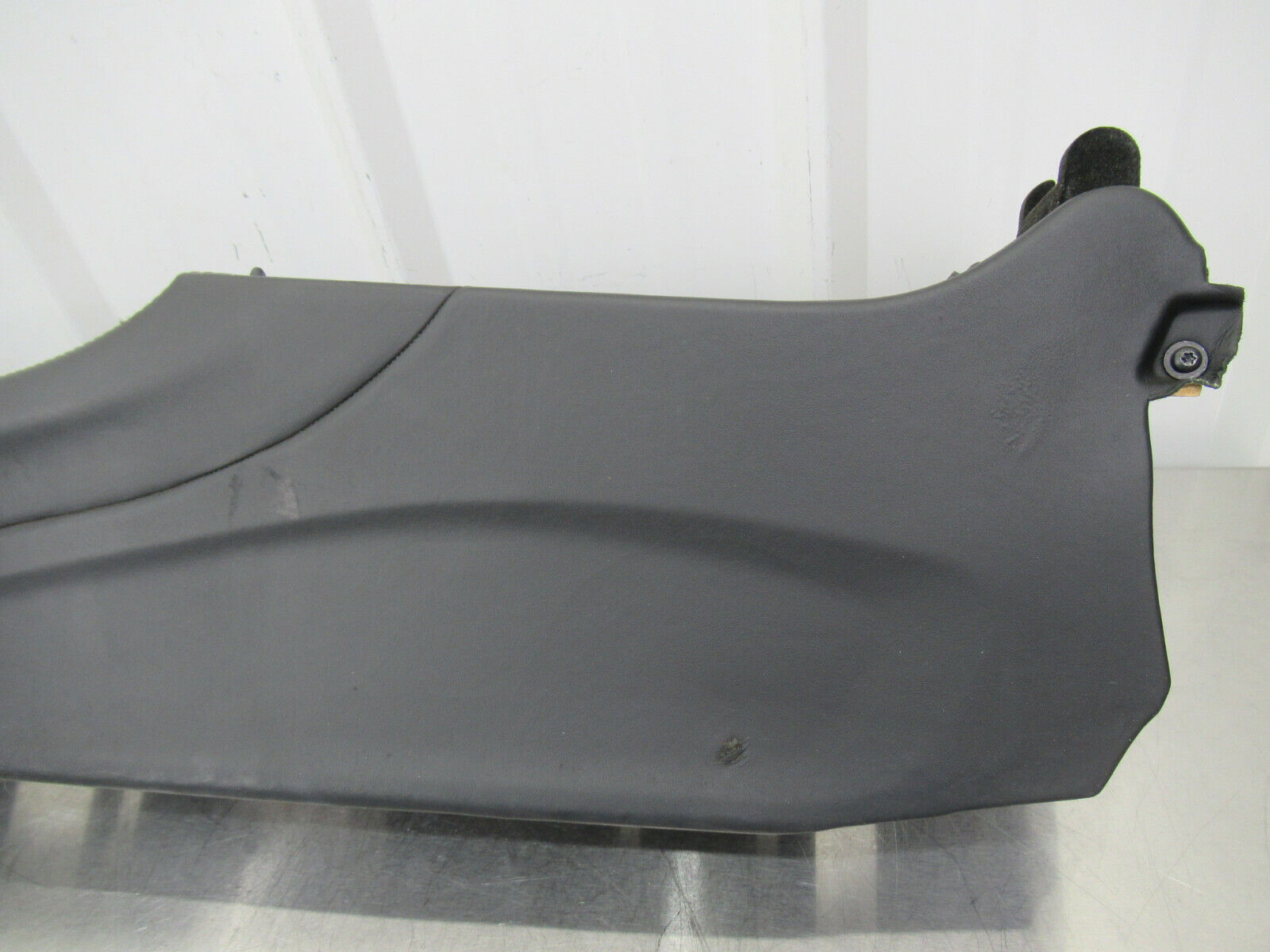 T020 2016 16 MCLAREN 570S CENTER CONSOLE BARE