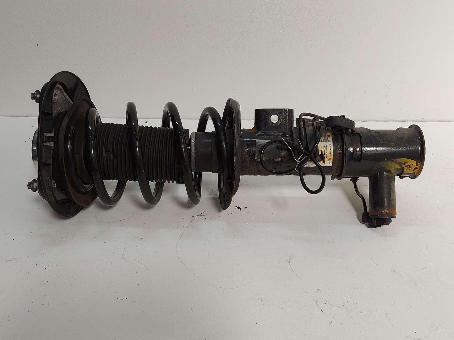 12-18 Mercedes W218 CLS63S AMG FRONT LEFT STRUT 2123236100