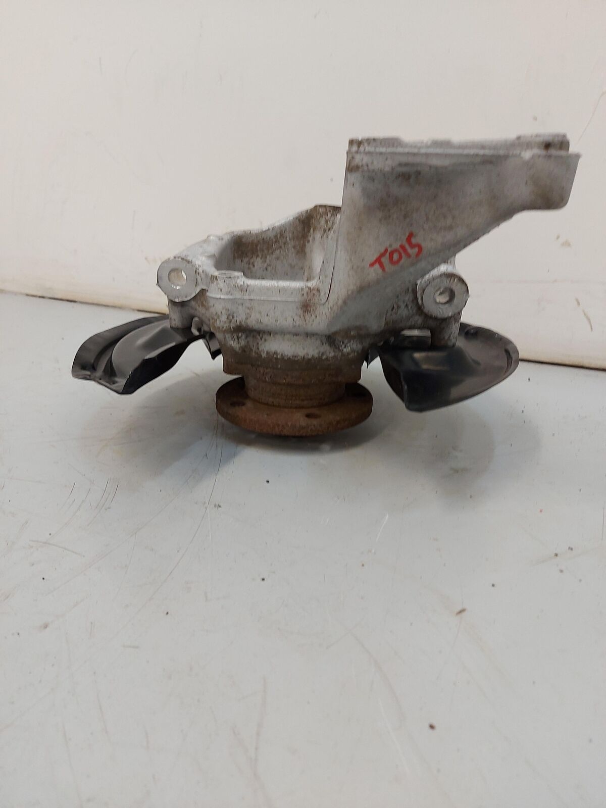 09-18 VW TIGUAN REAR RH Right Knuckle stub Axle AWD 3C0505436G