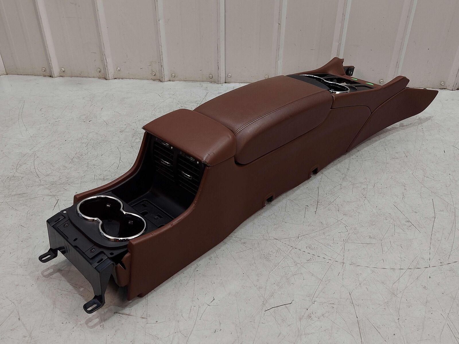 2010 Maserati GranTurismo S M145 Coupe FRONT CONSOLE BROWN LEATHER 69886500