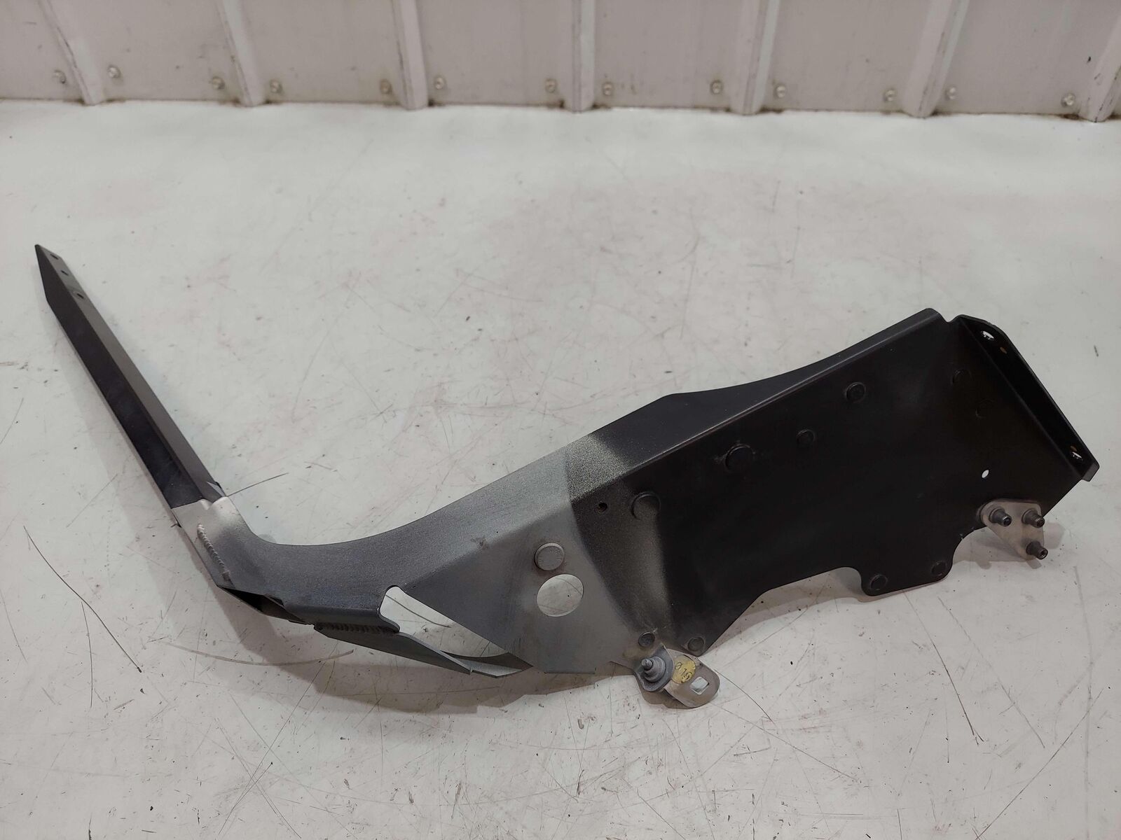 2018 LAMBORGHINI AVENTADOR S LP740-4 REAR LEFT QUARTER SUPPORT 470813545B