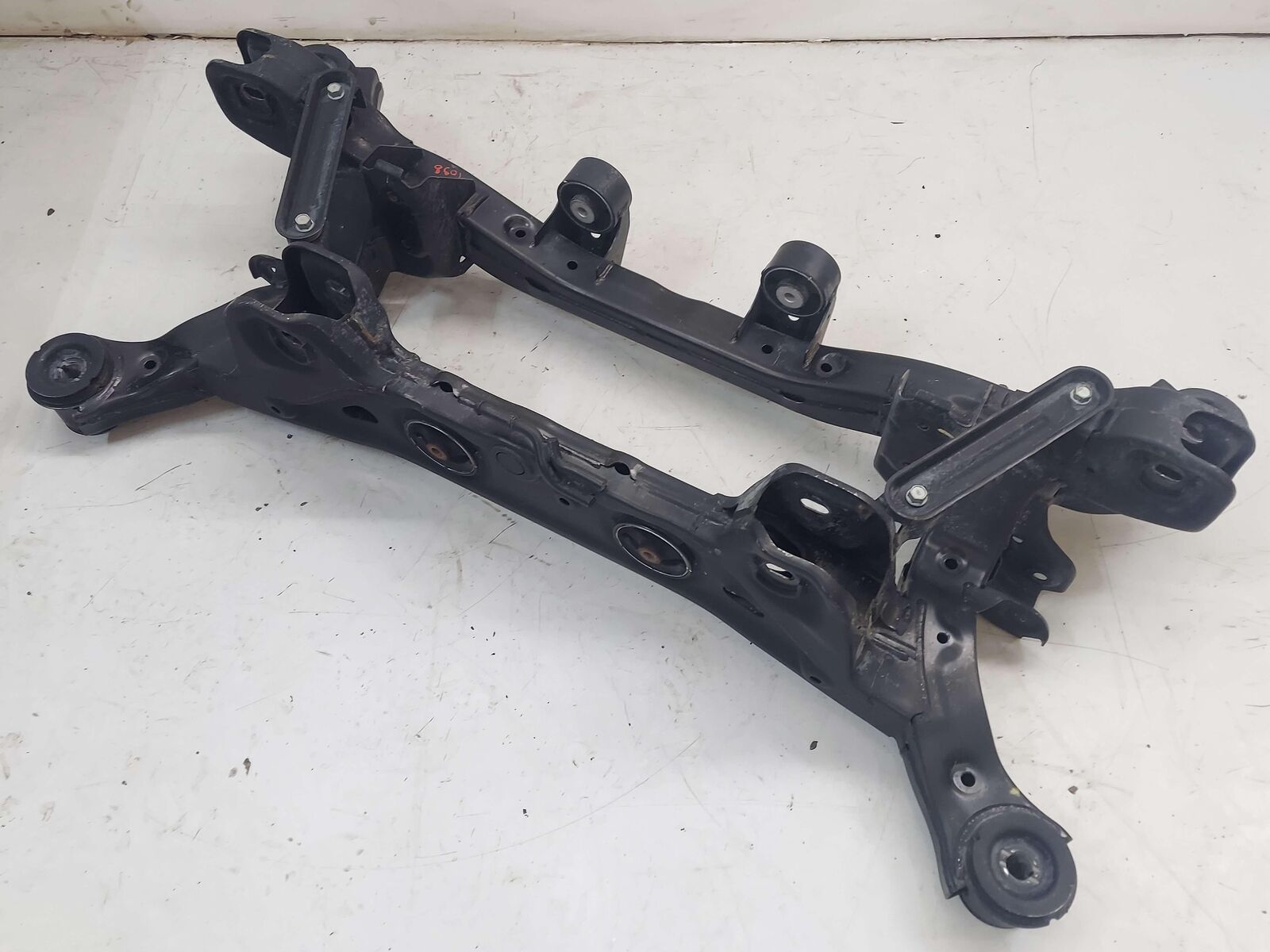 20-22 HYUNDAI PALISADE REAR SUB FRAME CROSSMEMBER CRADLE SUSPENSION AWD