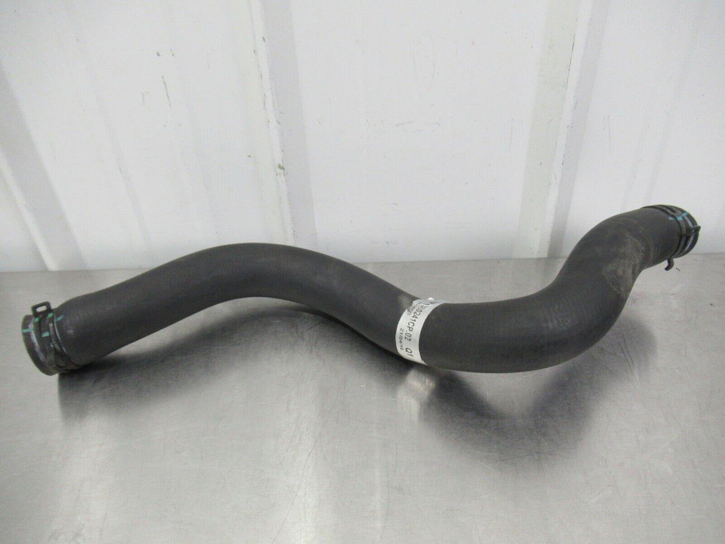 T020 2016 16 MCLAREN 570S LH LEFT RADIATOR HOSE #2 13L0241CP