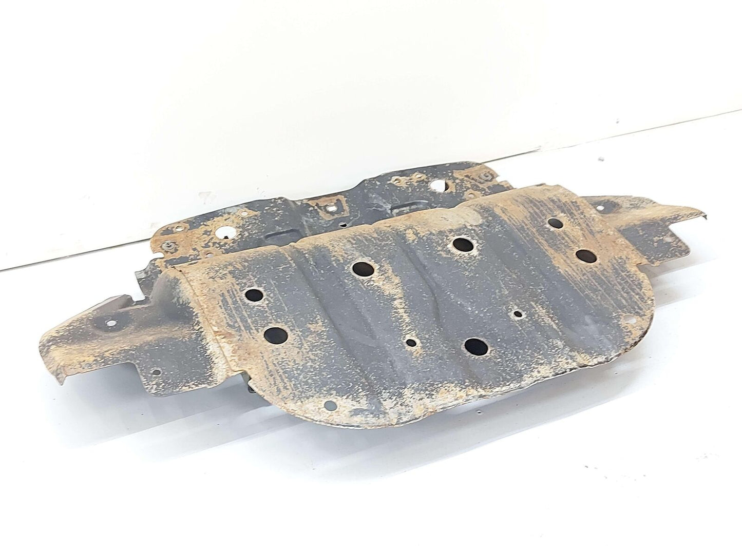 2014 TOYOTA SEQUOIA SPLASH GUARD SKID PLATE *RUSTY SCRAPES*